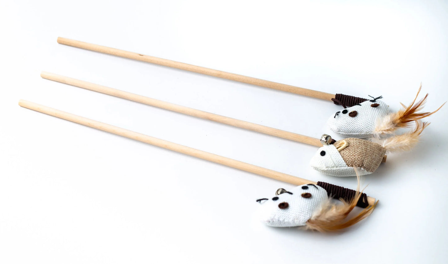 Wood Cat Teaser Medium